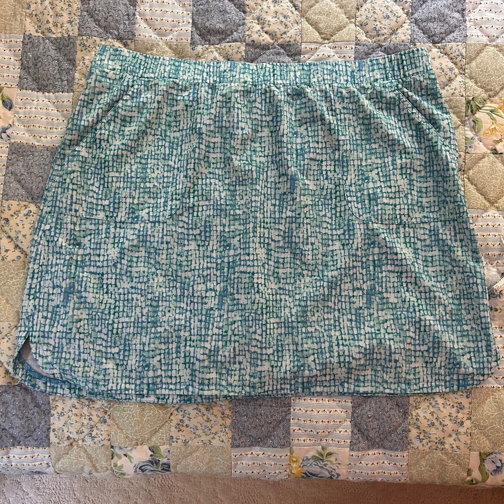 Chicos Zenergy size 3 skort